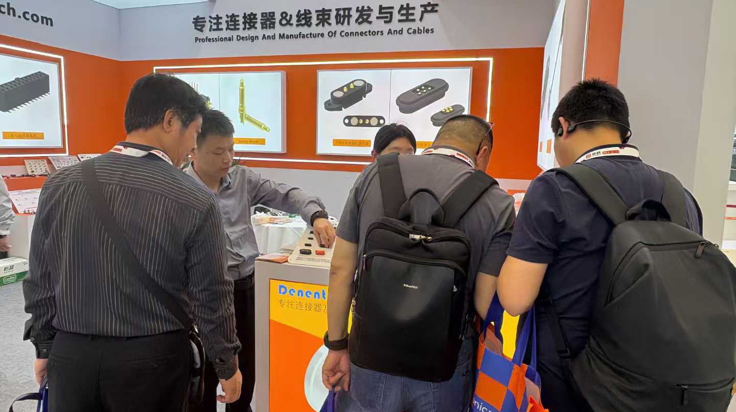 德能电子连接器产品展示