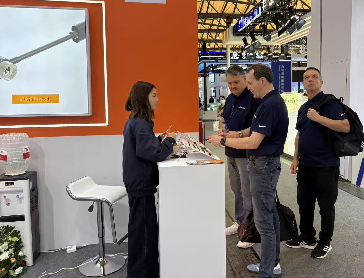 慕尼黑上海电子展德能电子展位现场